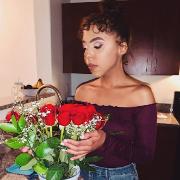 Meet your Posher, Mar - Picture 1 of 1